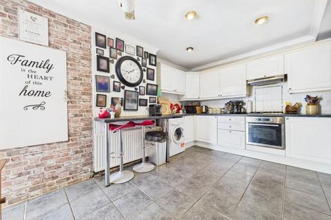 93 Mayfield Avenue, Dover, CT16 2PG