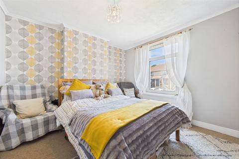 93 Mayfield Avenue, Dover, CT16 2PG