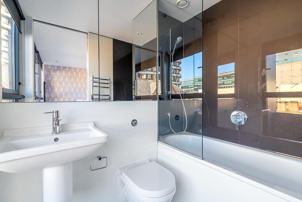 Hanway Place 08