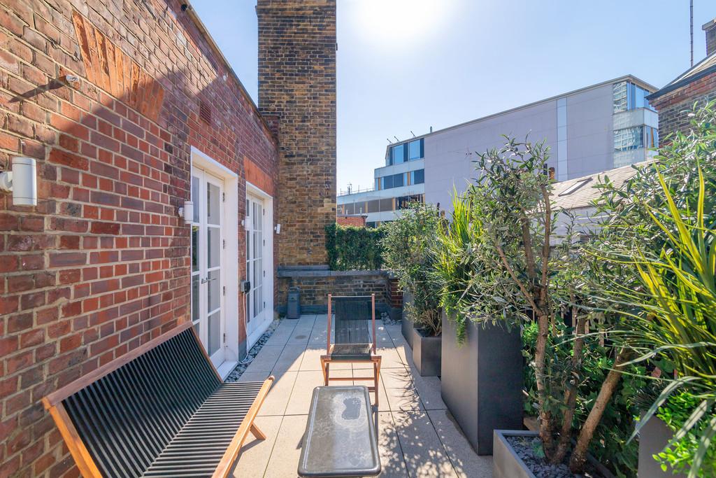 Hanway Place 06