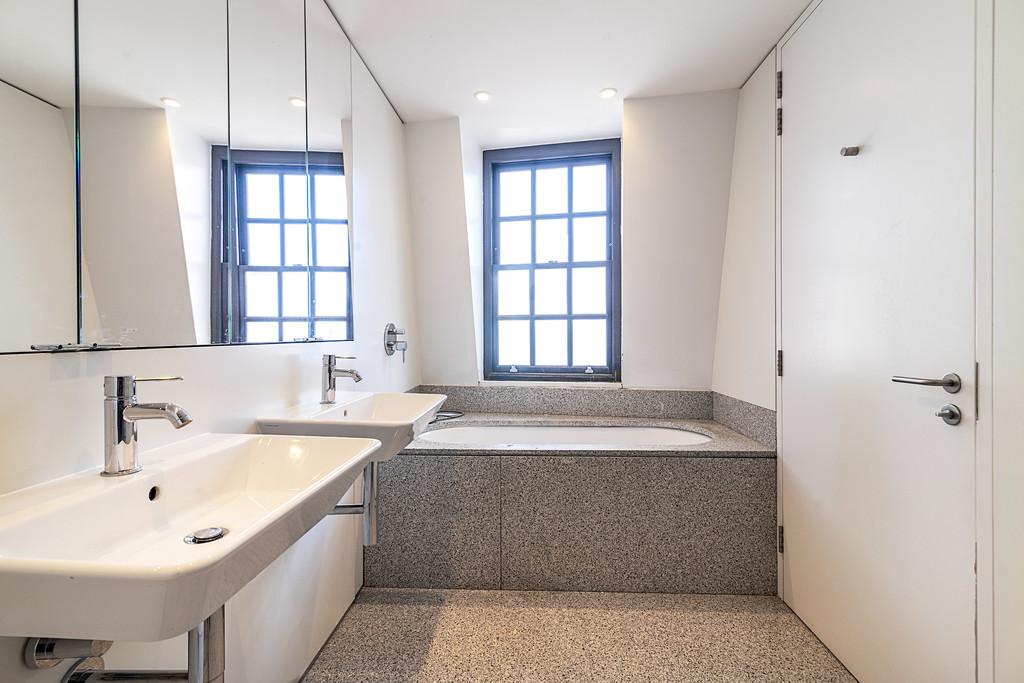 Hanway Place 10