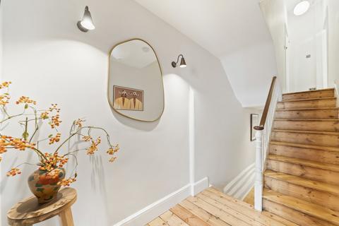 21 Alconbury Road, London, E5 8RG