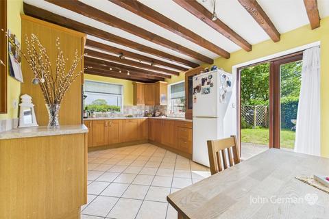 undefined, Castrum Court, Rocester