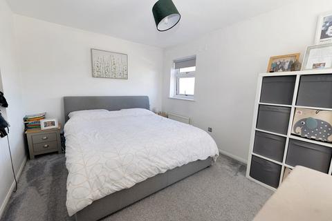 12 Beverley Drive, Kirby Cross, Frinton-on-sea, CO13 0UE