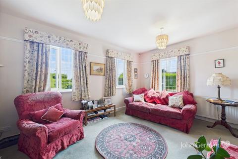3 bedroom detached house for sale, Chase View, Hyde Lea, Stafford