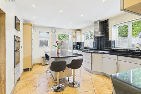 37 Moat Drive, Drayton Bassett, Tamworth, B78 3UG