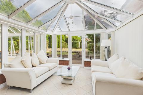 37 Moat Drive, Drayton Bassett, Tamworth, B78 3UG