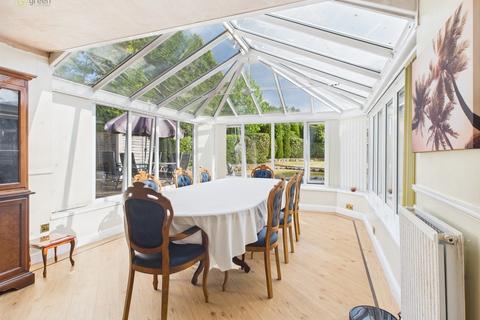37 Moat Drive, Drayton Bassett, Tamworth, B78 3UG
