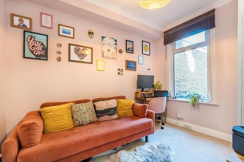 25 Caxton Road, London, SW19 8SJ