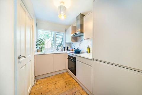 25 Caxton Road, London, SW19 8SJ
