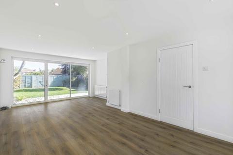 undefined, Staines Road East, Sunbury-On-Thames TW16