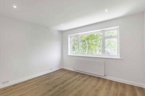 undefined, Staines Road East, Sunbury-On-Thames TW16