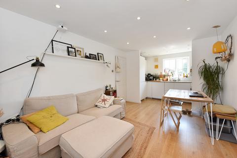 37 Speldhurst Road, London, E9 7EH