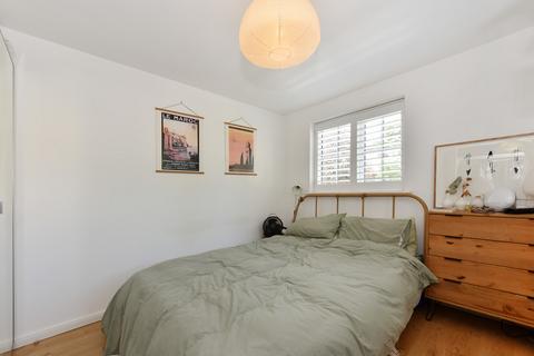 37 Speldhurst Road, London, E9 7EH