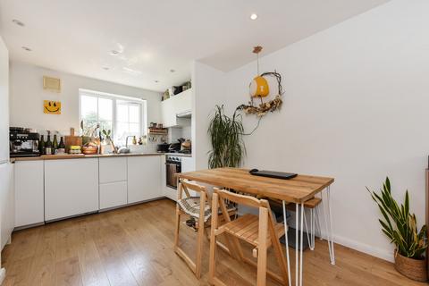 37 Speldhurst Road, London, E9 7EH