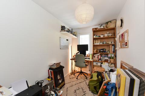 37 Speldhurst Road, London, E9 7EH