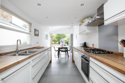 3 bedroom terraced house for sale, Kirkwood Road, Nunhead, SE15