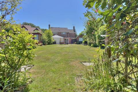 undefined, Petersfield GU32