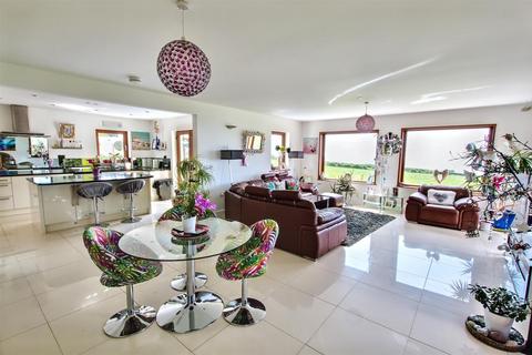 undefined, Llansaint, Kidwelly
