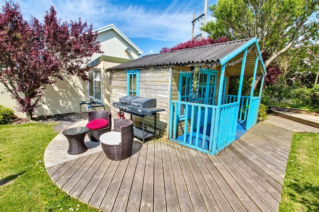 Summer House and Decked patio