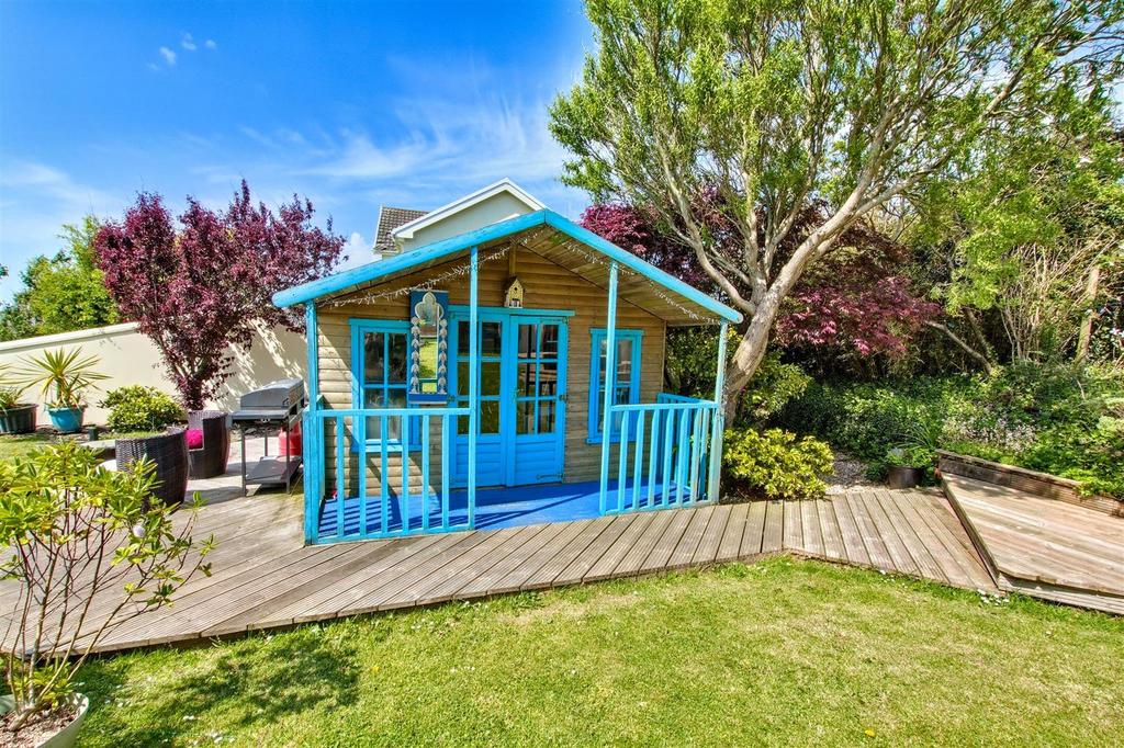 Summer House and Decked patio