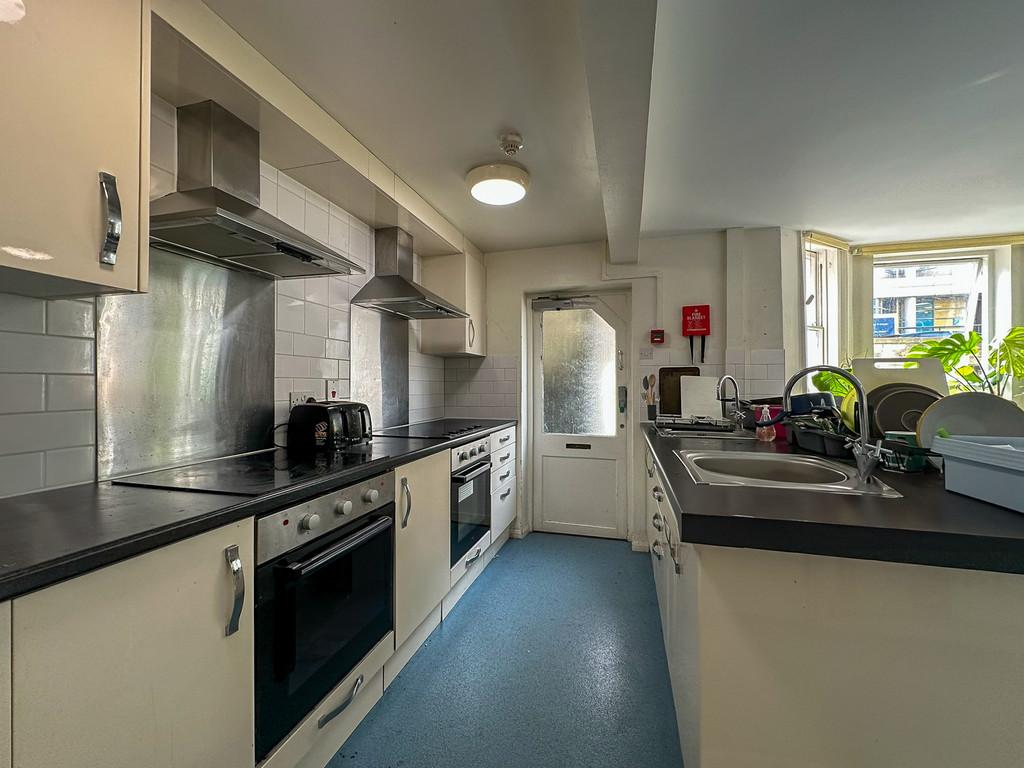 Communal Kitchen Living Space (1)