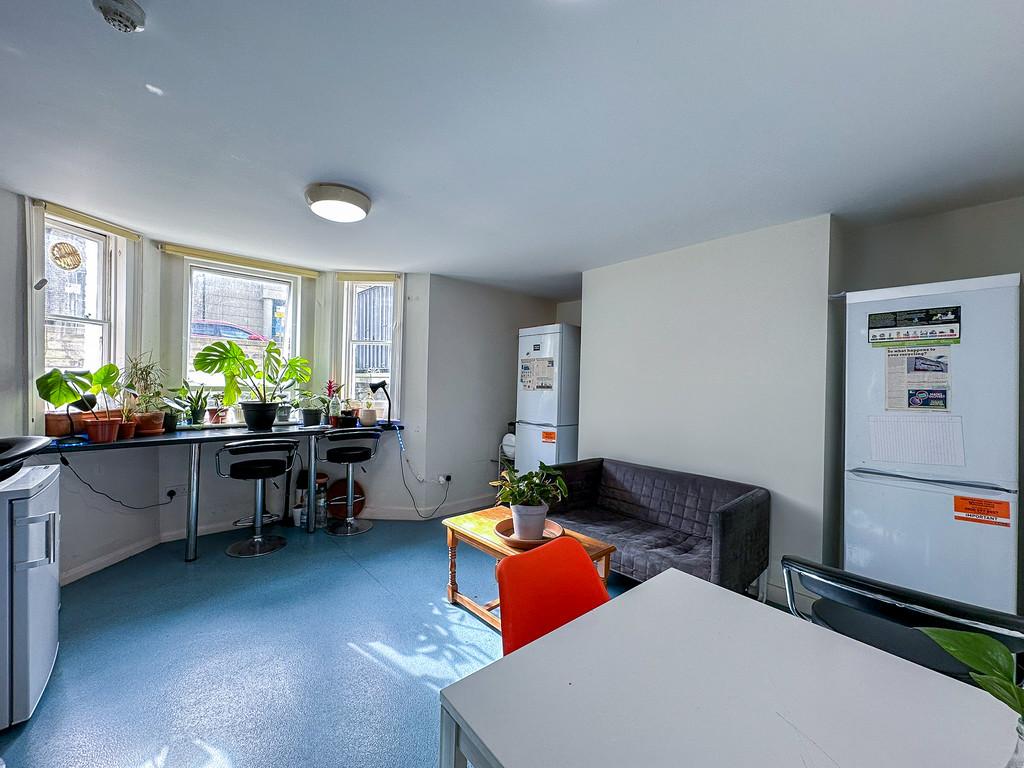 Communal Kitchen Living Space (2)