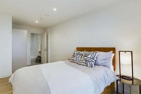 2 bedroom flat to rent, London, SE4