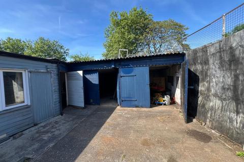 Industrial unit to rent, Soth St, Enfield, EN3