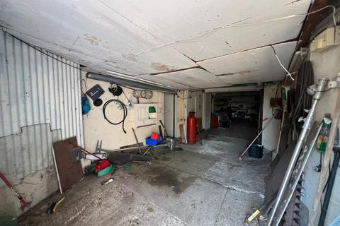 Industrial unit to rent, Soth St, Enfield, EN3