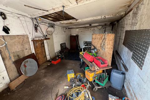 Industrial unit to rent, Soth St, Enfield, EN3
