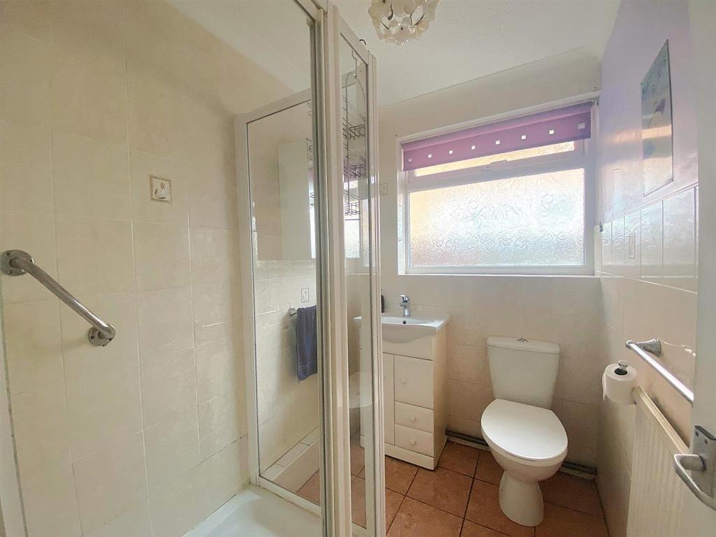 21 Lychgates Close - Shower.jpg