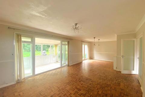 21 Lychgate Close, Bexhill-on-sea, TN40 2EW