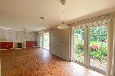 21 Lychgate Close, Bexhill-on-sea, TN40 2EW