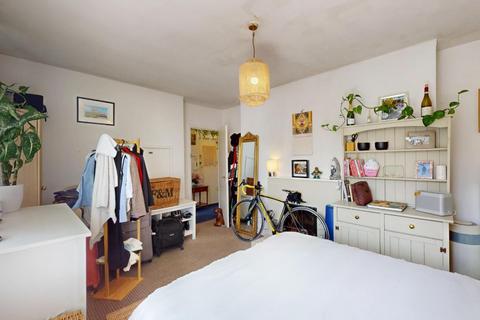 1 bedroom apartment for sale, Benbow Road, London W6