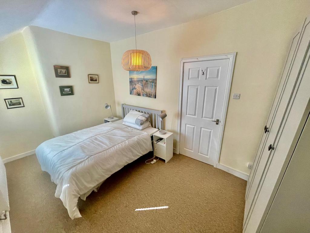 52 Bedroom