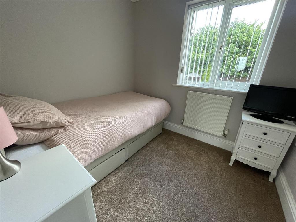 Bedroom 5/Home Office
