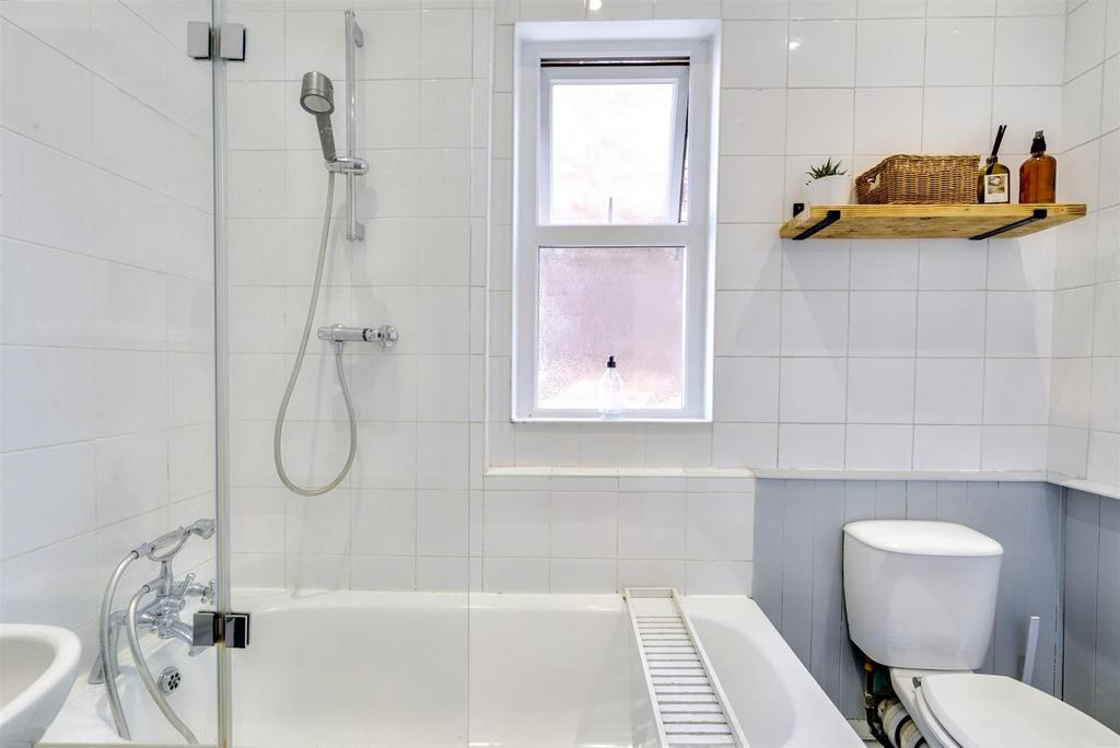 Bathroom 1 1.jpeg