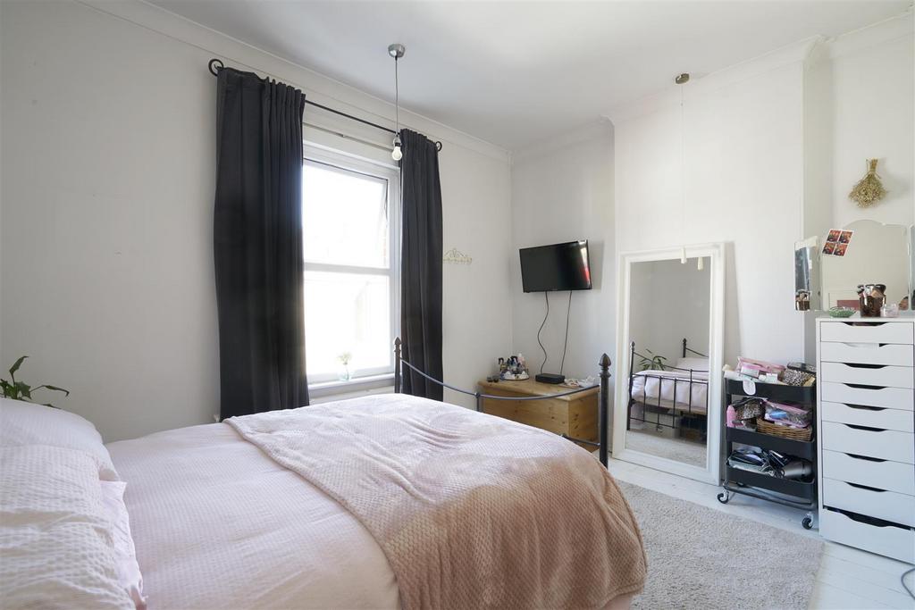 Bedroom 2 2.jpg
