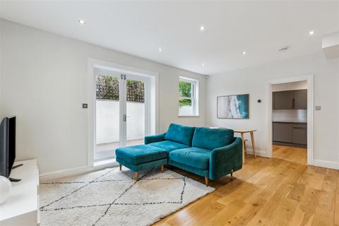 130a Devonshire Road, Chiswick, London, W4 2AW
