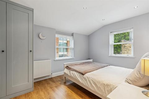 130a Devonshire Road, Chiswick, London, W4 2AW