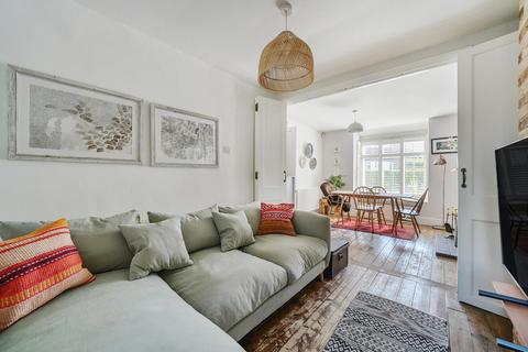 27 Frailey Hill, Woking, GU22 8EA