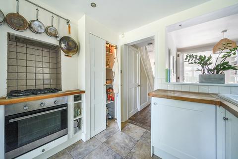 27 Frailey Hill, Woking, GU22 8EA