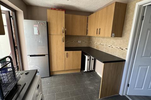 2 bedroom terraced house to rent, Cygnet Close, Cannock Chase