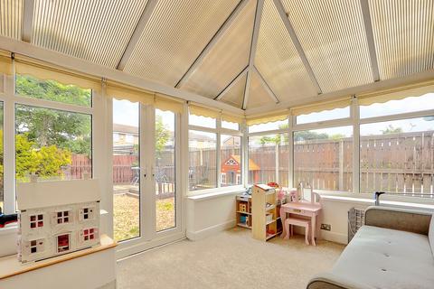 49 Briggs Avenue, South Bank, Middlesbrough, TS6 6XL