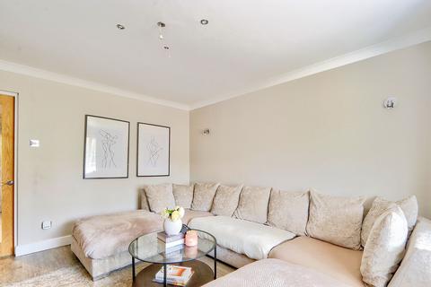 49 Briggs Avenue, South Bank, Middlesbrough, TS6 6XL