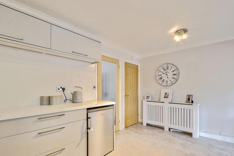 49 Briggs Avenue, South Bank, Middlesbrough, TS6 6XL
