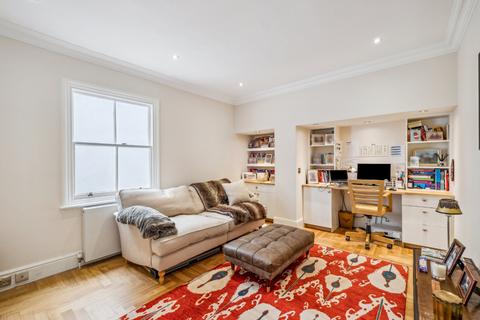 12b Manson Mews, London, SW7 5AF