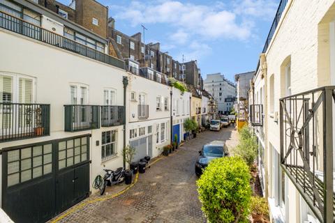12b Manson Mews, London, SW7 5AF