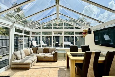3 bedroom end of terrace house for sale, Water Mill Crescent, Sutton Coldfield, B76 2QN